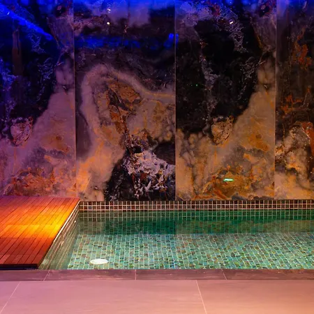 Vila-l Hotel
