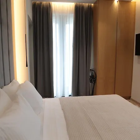 Vila-l Hotel Tirana