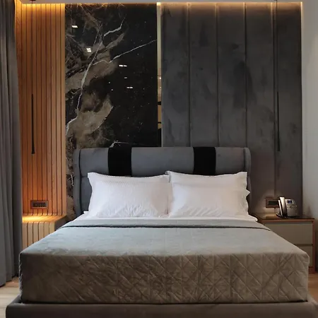 Vila-l 4* Tirana