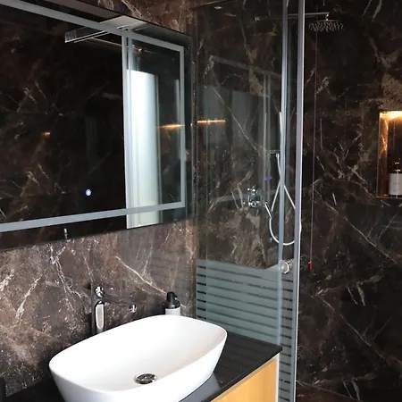 Vila-l Hotel